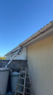 Coup de jeune 🤍
Passage avant toit et gouttière en pvc ovation Blanc
Peinture façade et volets 🪚🛠️