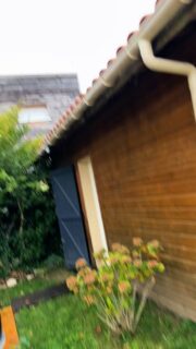 Rénovation Avant toit 💥 
Passage des lambris , bandeaux , gouttières et tuyau en PVC nicoll 🔨🪚🪜

#couverture #pvc #nicoll #goutière #lambris #zinc #zinguerie