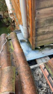 ZINGUERIE 💥

- Changement chéneau 
- Changement noue 
- Création faîtage zinc 
- Étanchéité sur pans de toiture en bavette zinc