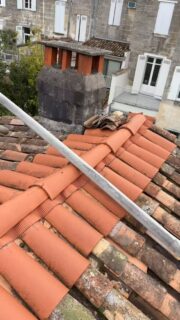 Rénovation toiture 💥
- Film pare pluie ☔️
- Double litonnage 🪵
- Changement 2 velux et 2 lucarne 🪟
- Étanchéité en bavette zinc 🔒
- Tuile Romane Evo vielli 🏠