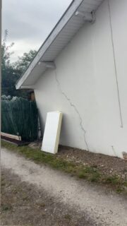 ISOLATION EXTÉRIEUR 💥 

- Mise en place de bardage bois peint sur panneaux isolants 🔨🪚🪜