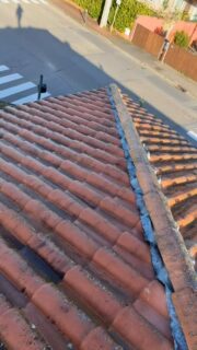 Rénovation toiture 💥

- Découverture et enlèvement cheminée 
- Mise en place écran sous toiture avec double litonnage 
- Tuile Romane evo / arrêtier et faîtage à sec sur closoir alu 
- dépose et repose complète des panneaux solaire