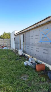 BARDAGE EXTÉRIEUR 🔥

- Reprise sur ossature bois 
- Bardage volige et couvre joint Douglas 
- Avant toit PVC Blanc