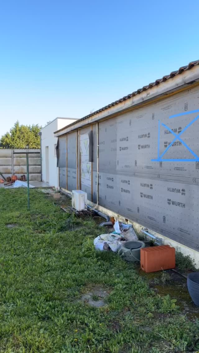 BARDAGE EXTÉRIEUR 🔥

- Reprise sur ossature bois 
- Bardage volige et couvre joint Douglas 
- Avant toit PVC Blanc
