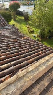 Rénovation toiture pour mon ami @bs.renovation @stanislas_bonnin 🪚⚒️ Passage en tuile Romane evo vielli , film pare pluie , rive équerre rabat et finition étanchéité en bavette zinc