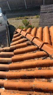 Rénovation toiture 4 pants
Passage en Romane évolution , faîtage closoir alu à sec , démolition cheminées 🛠️🪚